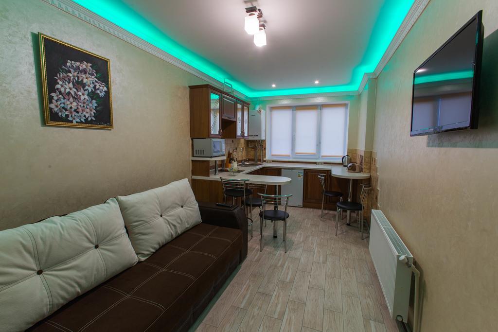 Modern Apartment On Akademika Sakharova 27A Ivano-Frankivsk Extérieur photo